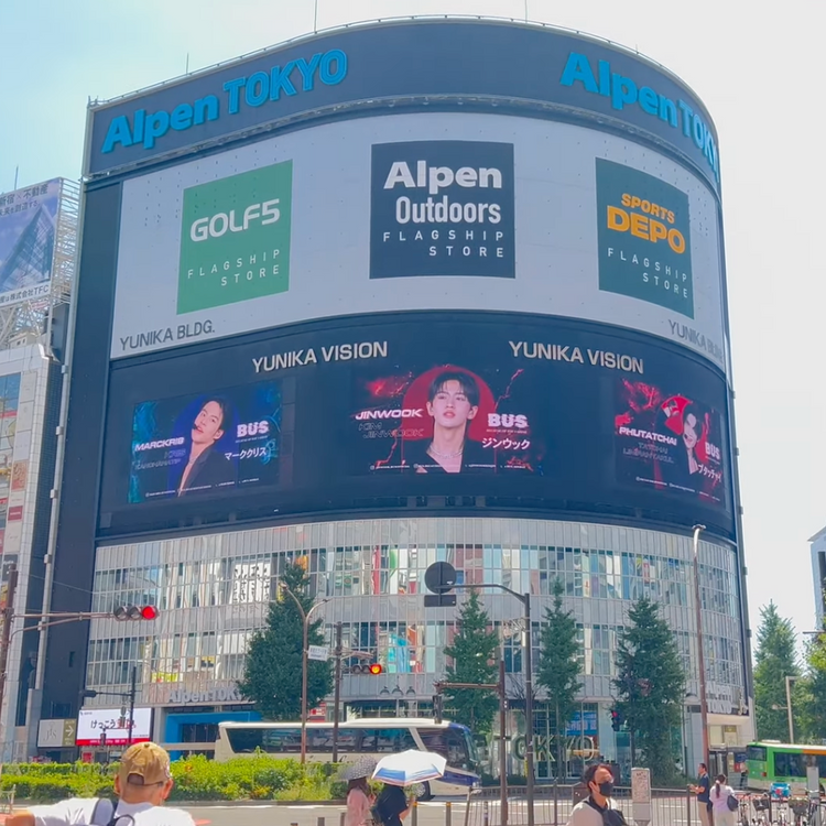 [BUS MARCKRIS＆JINWOOK＆PHUTATCHAI] ตัวอย่างโฆษณาที่แนะนำของ Tokyo Shinjuku Unica Vision (2025/8)