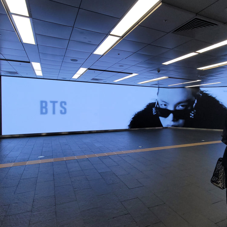 [BTS Jimin] ป้ายดิจิตอลสถานีมหาวิทยาลัยฮงอิกตัวอย่างโฆษณาที่ชื่นชอบ (2026/10)